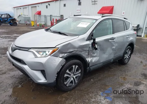 2017 Toyota Rav4 Le z USA, uszkodzony, nr VIN 2T3BFREV2HW662346